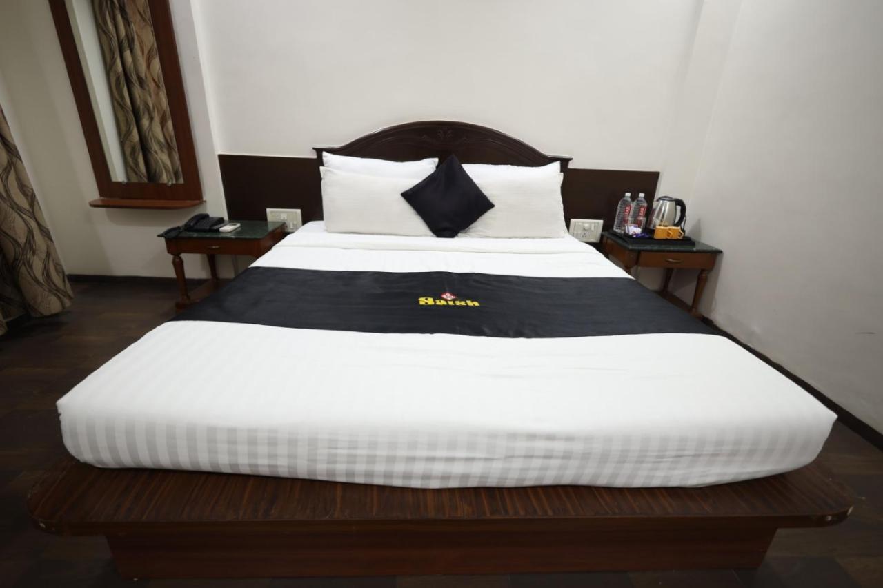 Saish Hotel Shirdi Ngoại thất bức ảnh