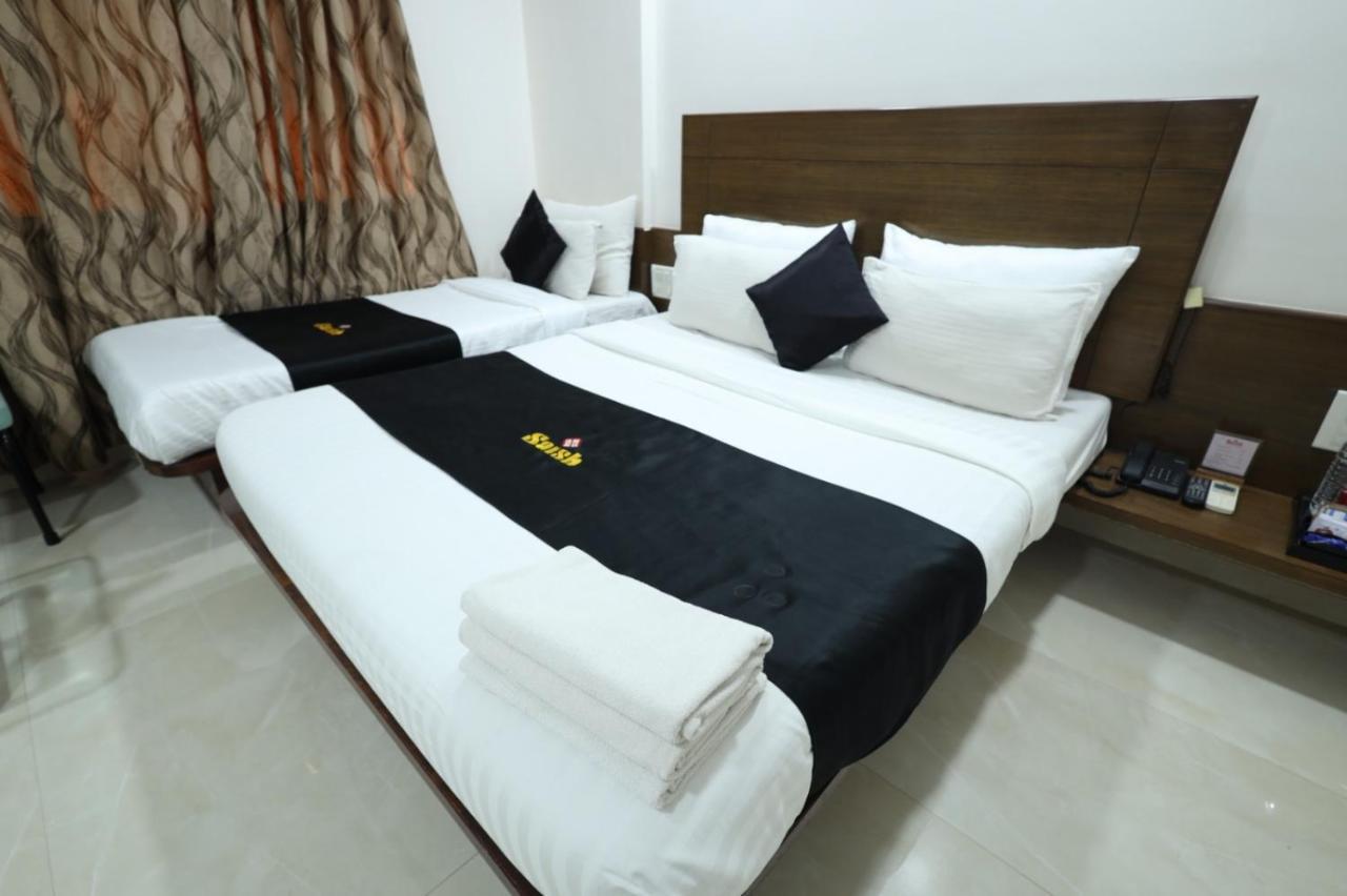 Saish Hotel Shirdi Ngoại thất bức ảnh