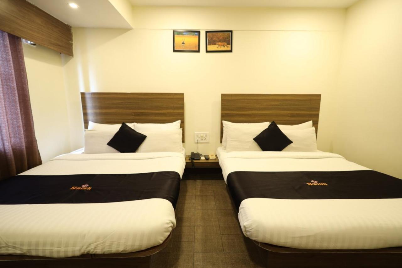 Saish Hotel Shirdi Ngoại thất bức ảnh