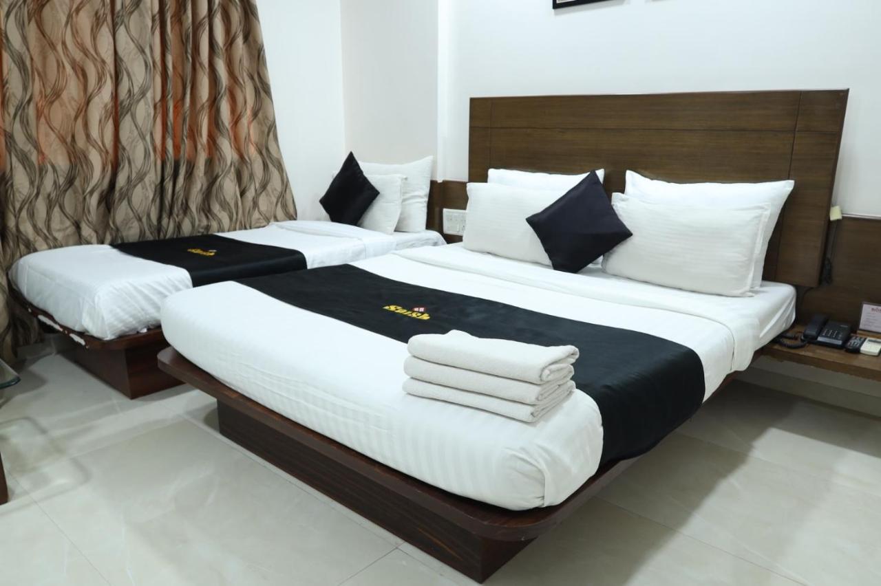 Saish Hotel Shirdi Ngoại thất bức ảnh