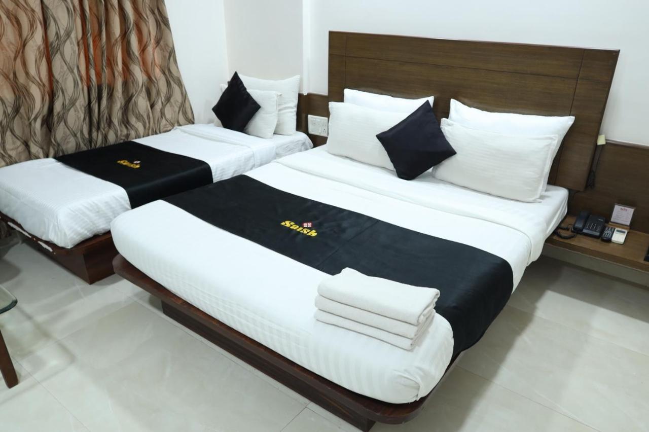 Saish Hotel Shirdi Ngoại thất bức ảnh