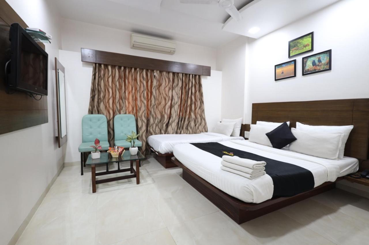 Saish Hotel Shirdi Ngoại thất bức ảnh
