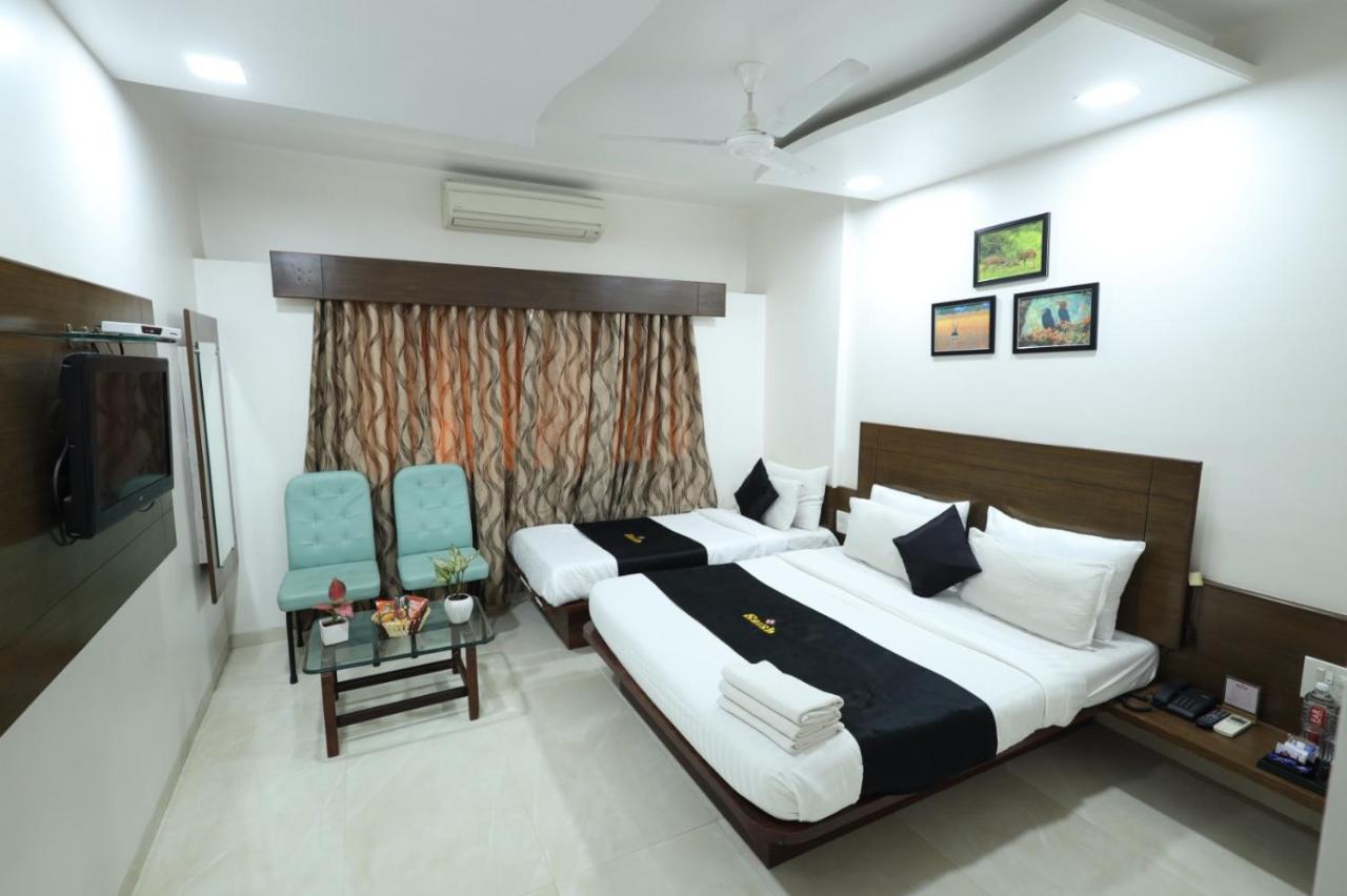 Saish Hotel Shirdi Ngoại thất bức ảnh