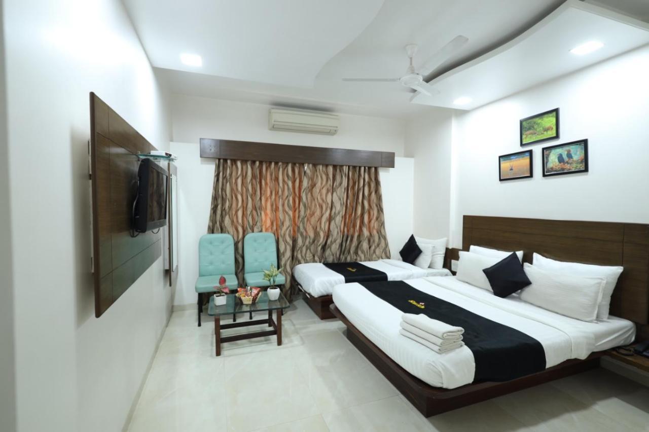Saish Hotel Shirdi Ngoại thất bức ảnh