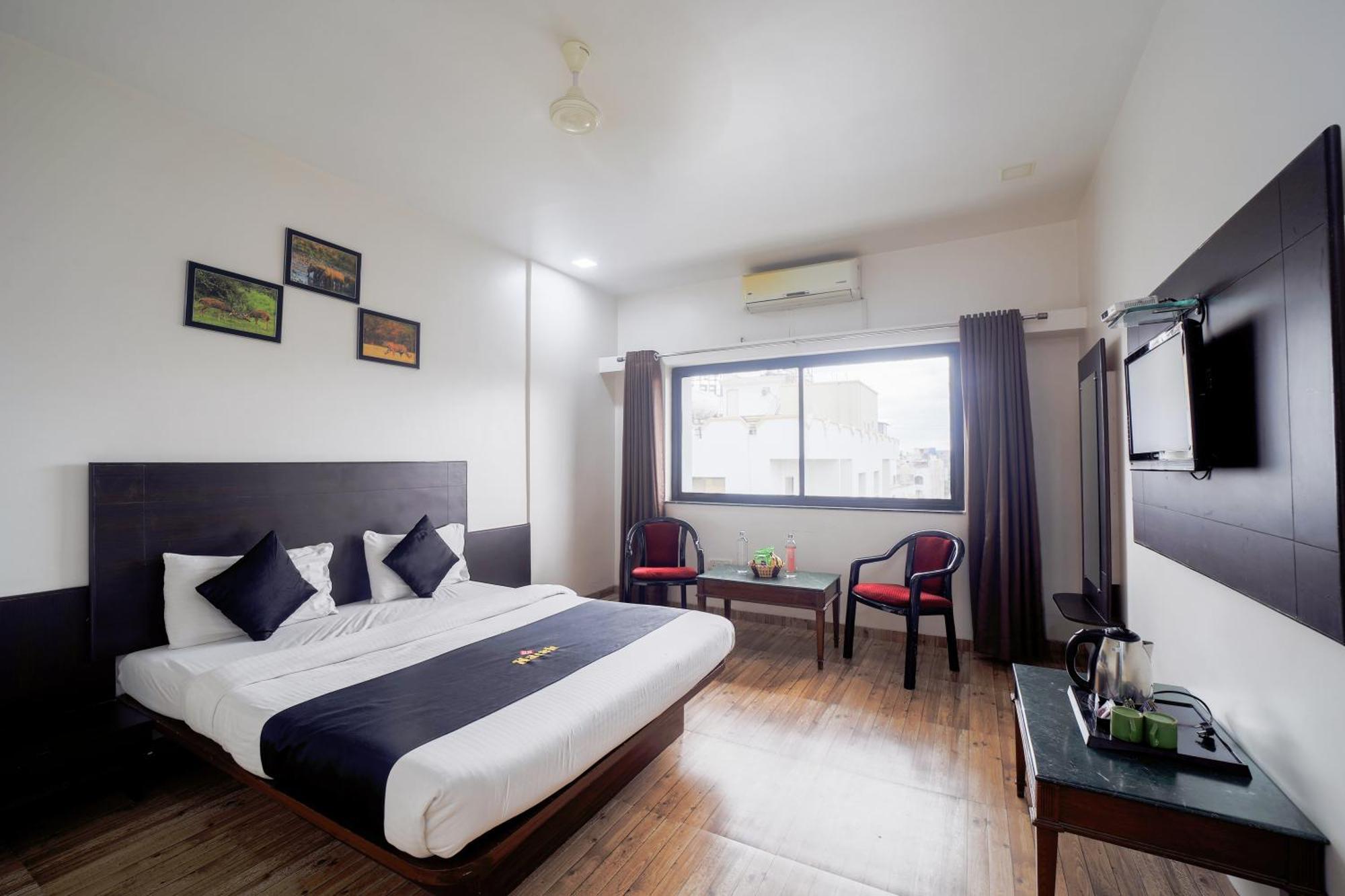 Saish Hotel Shirdi Ngoại thất bức ảnh