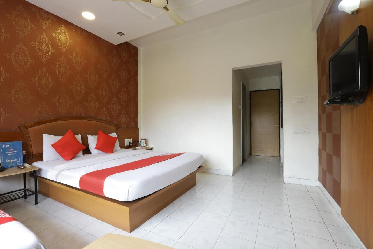 Saish Hotel Shirdi Ngoại thất bức ảnh